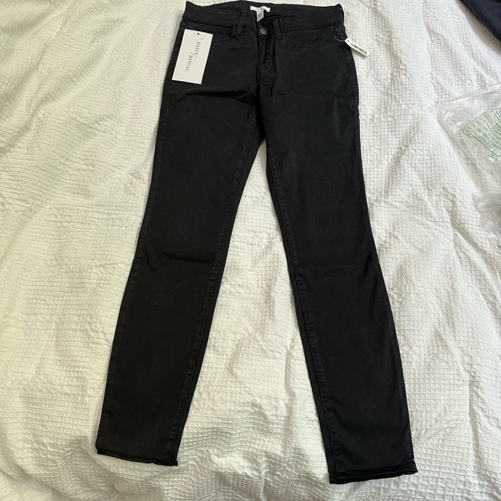 Daily Ritual Black Skinny jean/slacks. Size 8. New with tags.